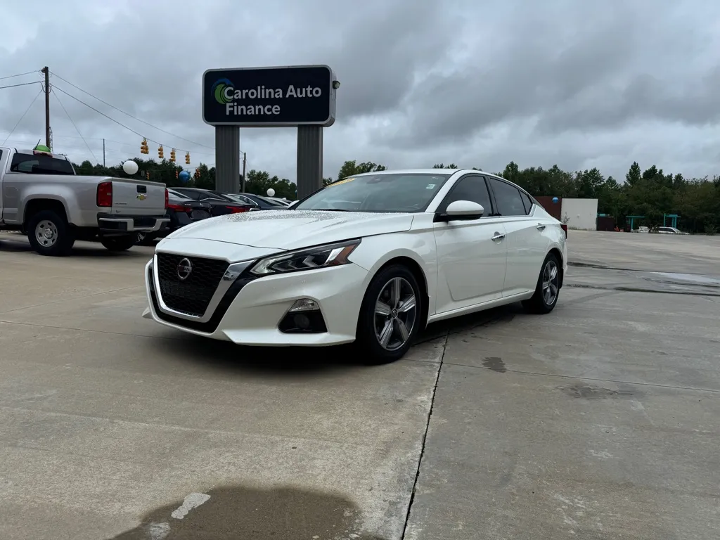 White 2019 NISSAN ALTIMA SV for sale in Forest City, NC