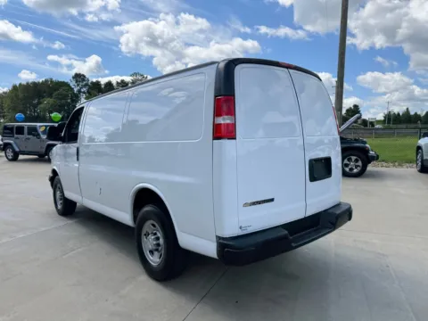 More photos of 2020 CHEVROLET EXPRESS G2500 at Carolina Auto Finance, NC