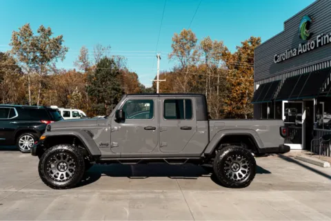 More photos of 2021 JEEP GLADIATOR SPORT at Carolina Auto Finance, NC