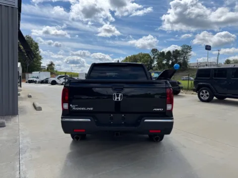 More photos of 2017 HONDA RIDGELINE RTL at Carolina Auto Finance, NC