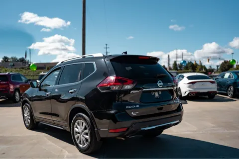 More photos of 2018 NISSAN ROGUE SV at Carolina Auto Finance, NC
