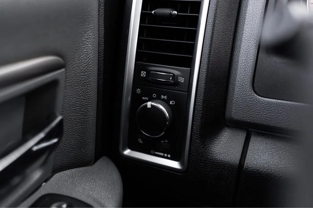 2016 RAM Ram 3500 Pickup SLT - Photo 11