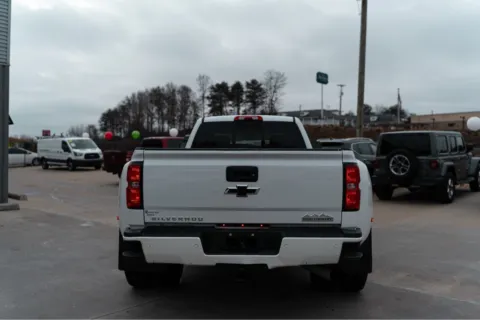 More photos of 2019 CHEVROLET SILVERADO 3500 HIGH COUNTRY at Carolina Auto Finance, NC