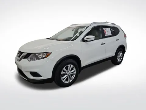 White 2016 Nissan Rogue SV for sale in Perham, MN