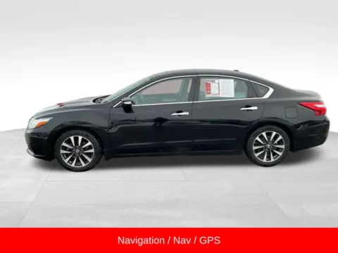 More photos of 2016 Nissan Altima 2.5 SL at Nyhus Family Sales, MN