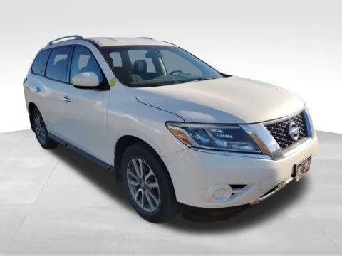 More photos of 2014 Nissan Pathfinder SV at Nyhus Family Sales, MN