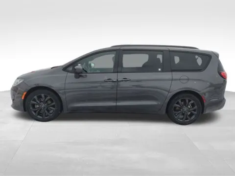 More photos of 2018 Chrysler Pacifica Touring Plus at Nyhus Family Sales, MN
