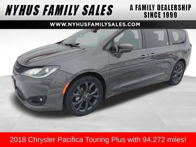 2018 Chrysler Pacifica Touring Plus's photo