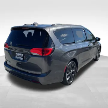 More photos of 2018 Chrysler Pacifica Touring Plus at Nyhus Family Sales, MN