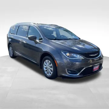 More photos of 2018 Chrysler Pacifica Touring L at Nyhus Family Sales, MN