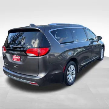 More photos of 2018 Chrysler Pacifica Touring L at Nyhus Family Sales, MN