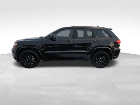 More photos of 2018 Jeep Grand Cherokee Altitude at Nyhus Family Sales, MN