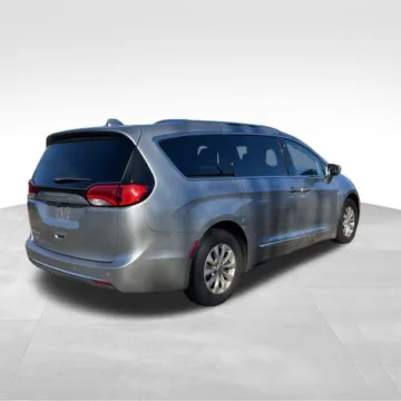 More photos of 2018 Chrysler Pacifica Touring L Plus at Nyhus Family Sales, MN