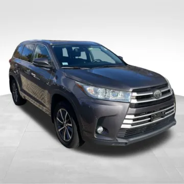 More photos of 2018 Toyota Highlander XLE at Nyhus Family Sales, MN