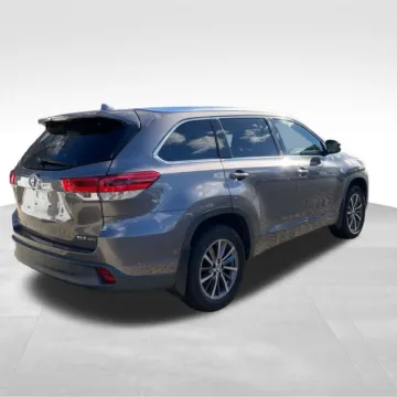 More photos of 2018 Toyota Highlander XLE at Nyhus Family Sales, MN