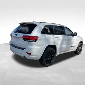 More photos of 2018 Jeep Grand Cherokee Altitude at Nyhus Family Sales, MN