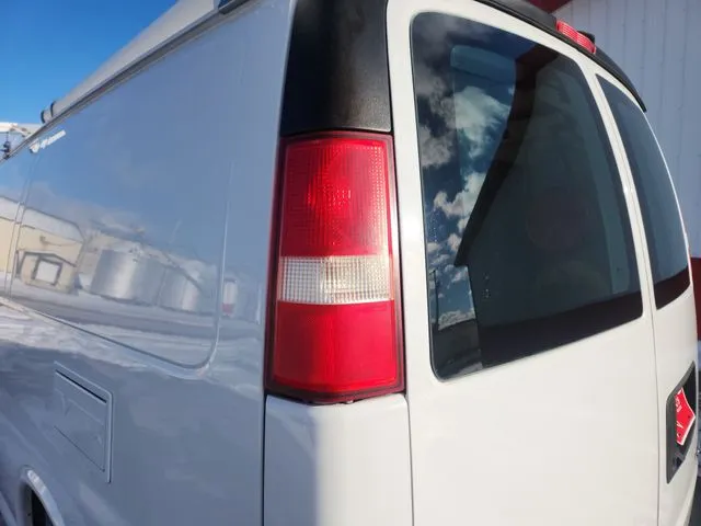 Chevrolet Express photo 19