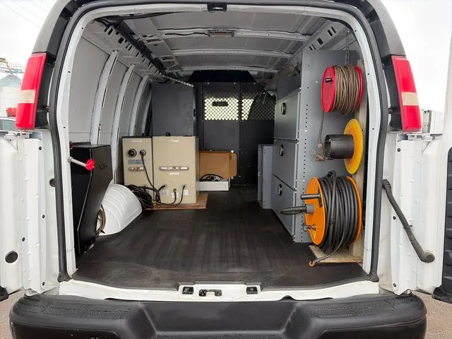 Chevrolet Express photo 42
