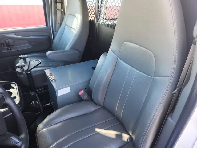 Chevrolet Express photo 35