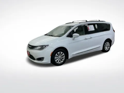 White 2018 Chrysler Pacifica Touring L Plus for sale in Perham, MN