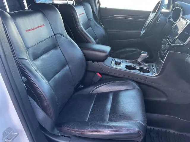 Jeep Grand Cherokee photo 39