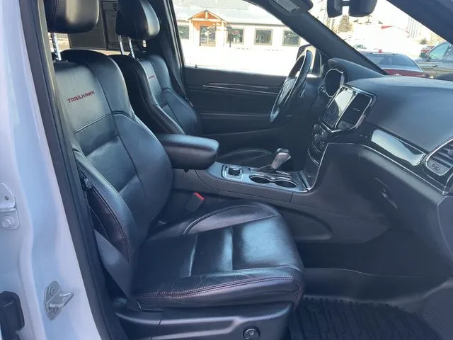 Jeep Grand Cherokee photo 24