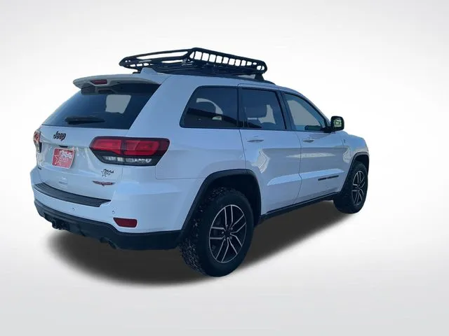 Jeep Grand Cherokee photo 9