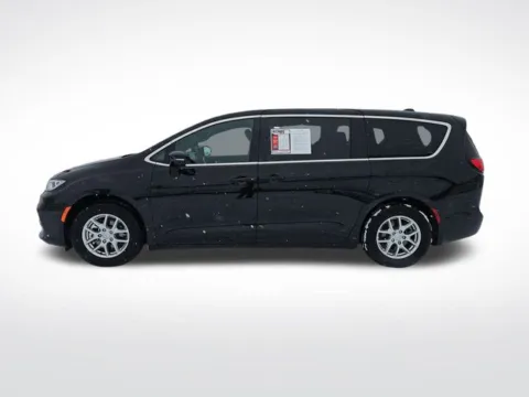 More photos of 2025 Chrysler Pacifica Select at Nyhus Family Sales, MN