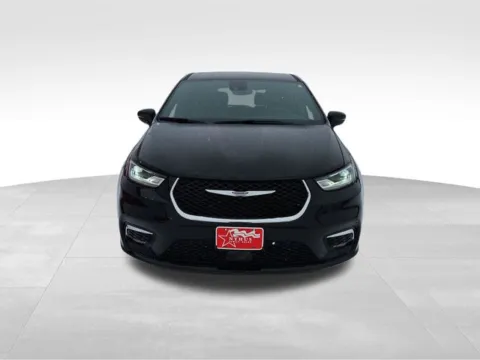 Photos of 2025 Chrysler Pacifica Select for sale in Perham, MN at Nyhus Family Sales