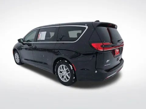 More photos of 2025 Chrysler Pacifica Select at Nyhus Family Sales, MN