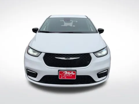 Photos of 2024 Chrysler Pacifica Touring L for sale in Perham, MN at Nyhus Family Sales