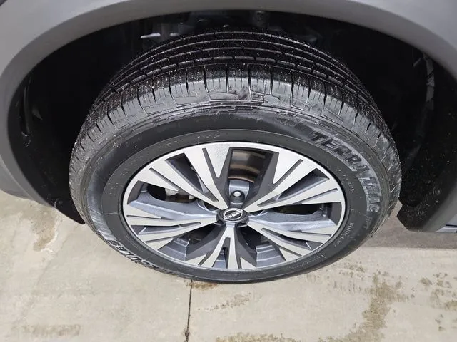 Nissan Rogue photo 12