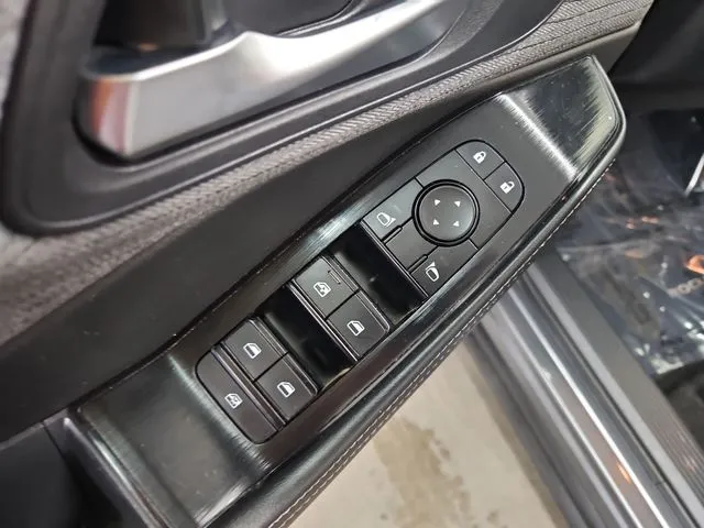 Nissan Rogue photo 24