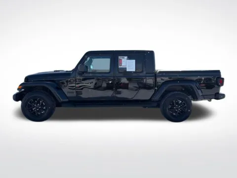 More photos of 2022 Jeep Gladiator Sport at Nyhus Family Sales, MN
