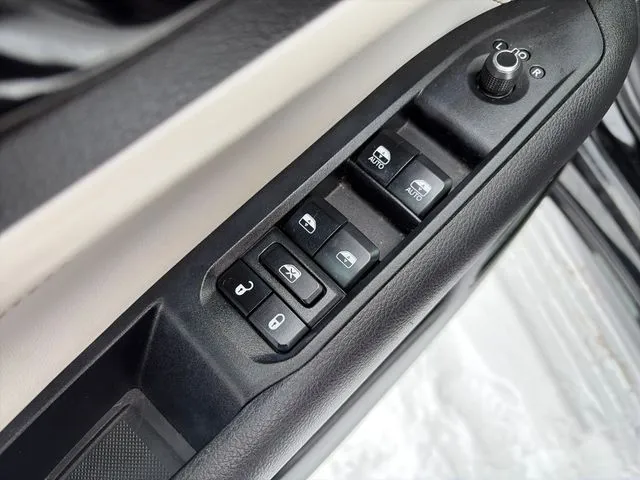 Jeep Compass photo 27