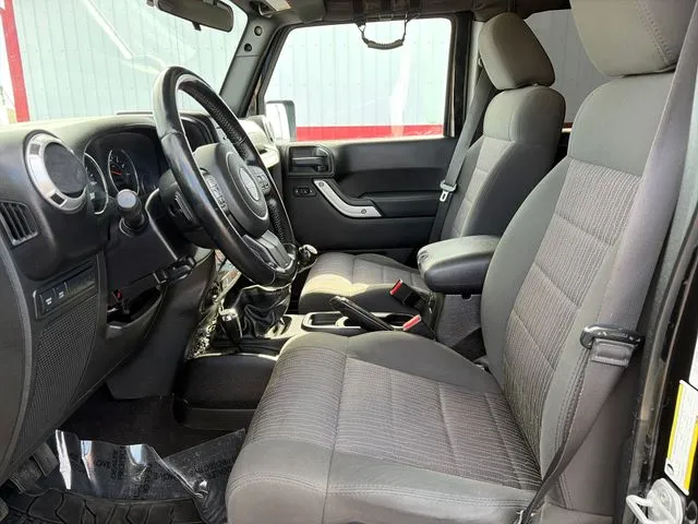 Jeep Wrangler photo 21