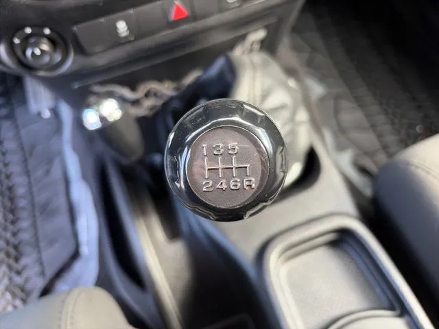Jeep Wrangler photo 33