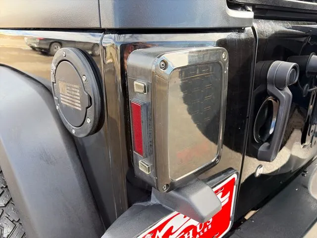 Jeep Wrangler photo 19