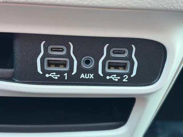 Chrysler Voyager photo 56