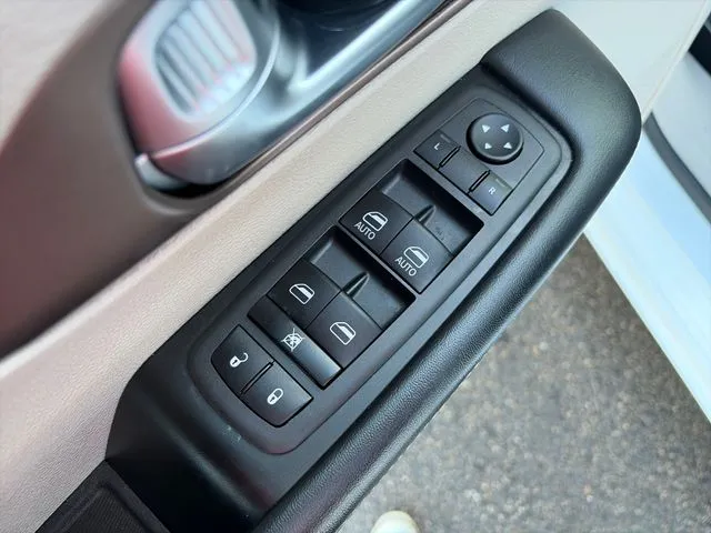 Chrysler Voyager photo 26