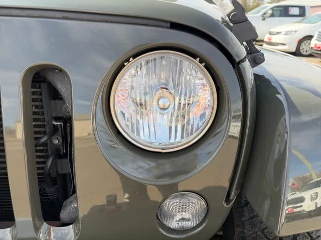 Jeep Wrangler photo 17