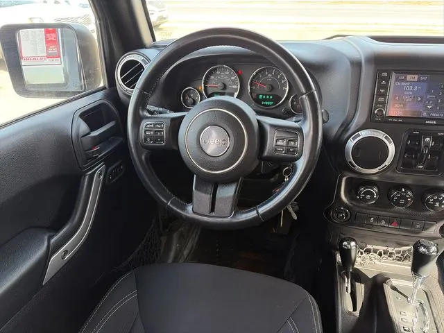 Jeep Wrangler photo 28