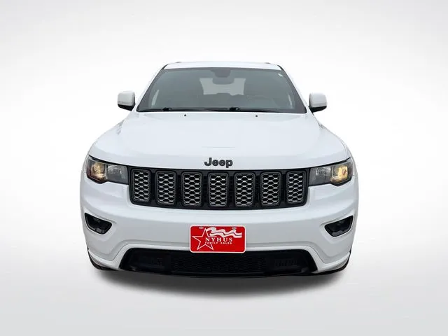 Jeep Grand Cherokee photo 2