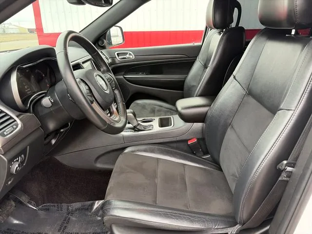 Jeep Grand Cherokee photo 23