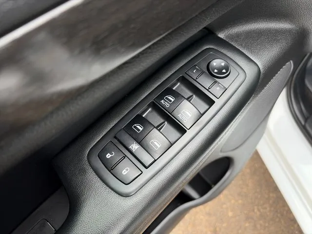 Jeep Grand Cherokee photo 27