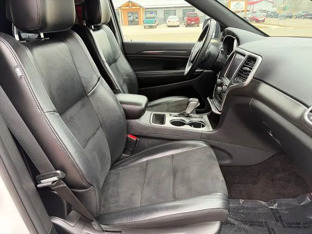 Jeep Grand Cherokee photo 24