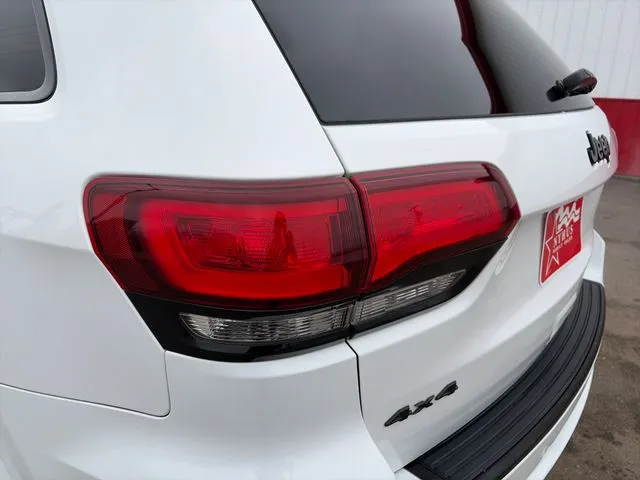 Jeep Grand Cherokee photo 21