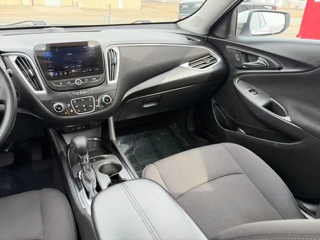 Chevrolet Malibu photo 32
