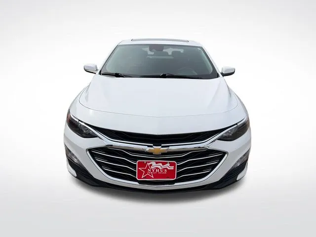 Chevrolet Malibu photo 2