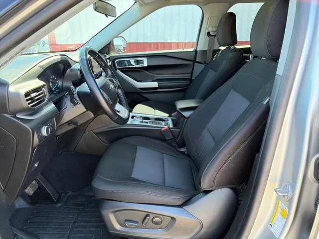 Ford Explorer photo 22